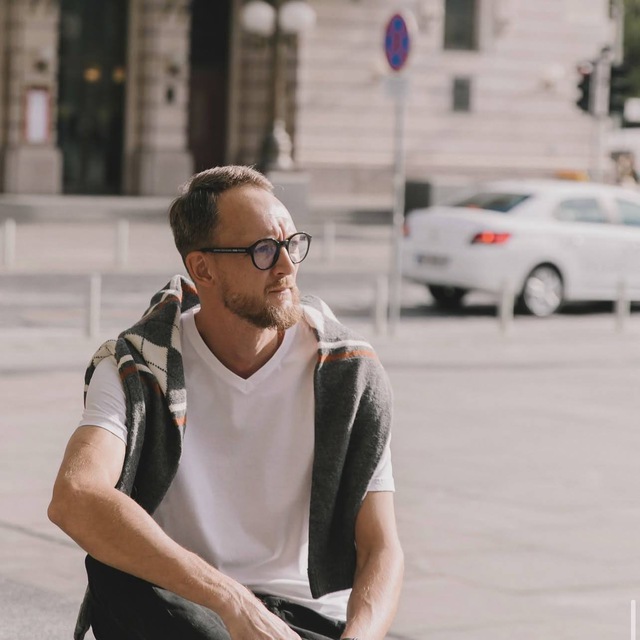 Антон Макаров